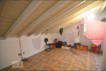 Casa à venda com 176m², 5 quartos e 6 vagasSótão