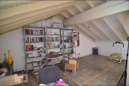 Casa à venda com 176m², 5 quartos e 6 vagasSótão