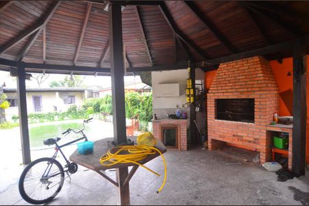 Casa à venda com 176m², 5 quartos e 6 vagasQuiosque