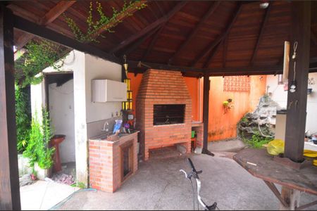 Casa à venda com 176m², 5 quartos e 6 vagasQuiosque