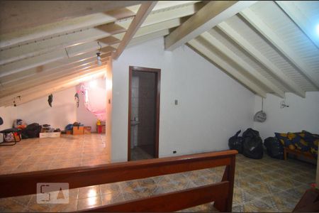 Casa à venda com 176m², 5 quartos e 6 vagasSótão