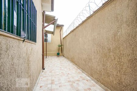 Casa à venda com 180m², 2 quartos e 3 vagas Casa à venda com 180m², 2 quartos e 3 vagasQuintal