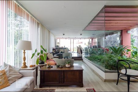 Sala de casa para alugar com 5 quartos, 494m² em Planalto Paulista, São Paulo