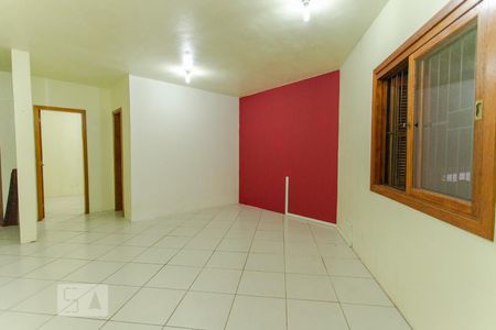Sala de casa de condomínio à venda com 1 quarto, 48m² em Olaria, Canoas