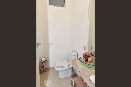 Casa à venda com 190m², 3 quartos e 2 vagasLavabo