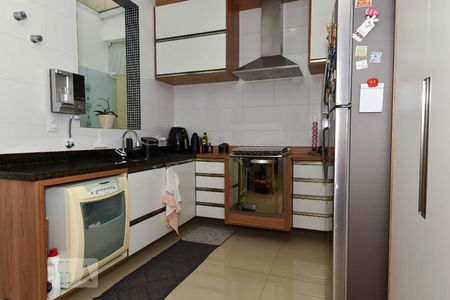 Casa à venda com 190m², 3 quartos e 2 vagasCozinha
