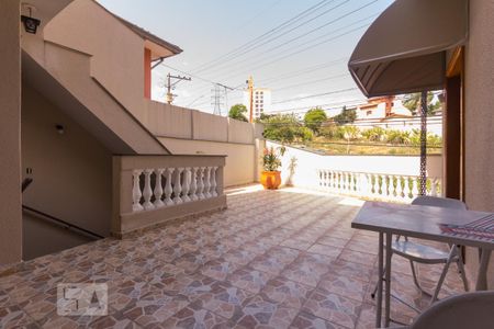 Quintal de casa à venda com 3 quartos, 300m² em Matriz, Mauá