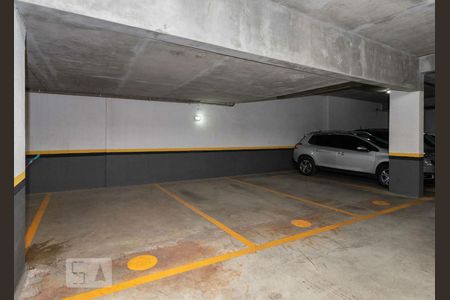 Garagem de apartamento à venda com 2 quartos, 106m² em Três Figueiras, Porto Alegre