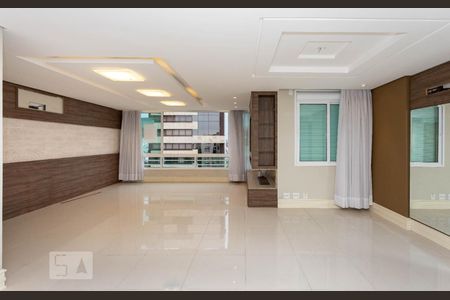 Apartamento à venda com 106m², 2 quartos e 2 vagasSala