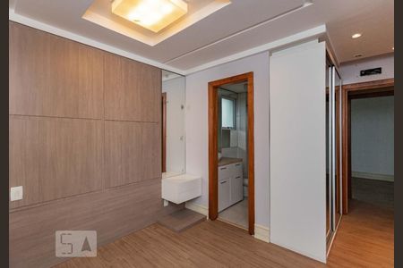 Apartamento à venda com 106m², 2 quartos e 2 vagasCorredor'
