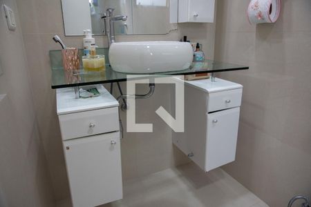 Apartamento à venda com 74m², 3 quartos e 1 vagaBanheiro da Suíte 