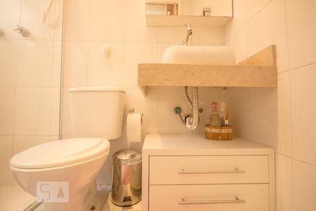 Casa de condomínio à venda com 100m², 2 quartos e 2 vagas Casa de condomínio à venda com 100m², 2 quartos e 2 vagasBanheiro Corredor