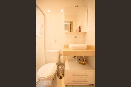 Casa de condomínio à venda com 100m², 2 quartos e 2 vagas Casa de condomínio à venda com 100m², 2 quartos e 2 vagasBanheiro Corredor