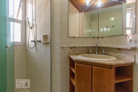 Banheiro de apartamento para alugar com 2 quartos, 70m² em Vila Andrade, São Paulo