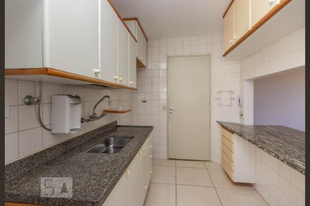 Apartamento para alugar com 70m², 2 quartos e 2 vagasCozinha