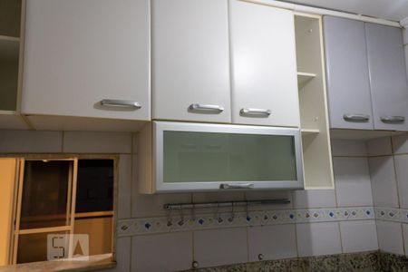 Apartamento para alugar com 60m², 3 quartos e 1 vaga Apartamento para alugar com 60m², 3 quartos e 1 vagaCozinha - Armários