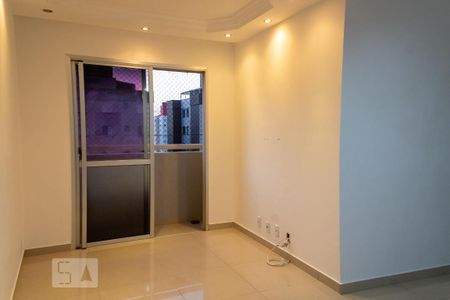 Sala de apartamento para alugar com 3 quartos, 60m² em Jardim Santa Terezinha (zona Leste), São Paulo