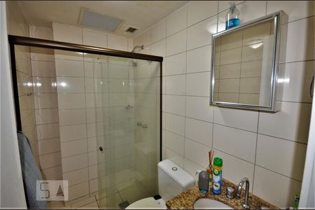 Banheiro Social de kitnet/studio para alugar com 1 quarto, 34m² em Centro, Rio de Janeiro
