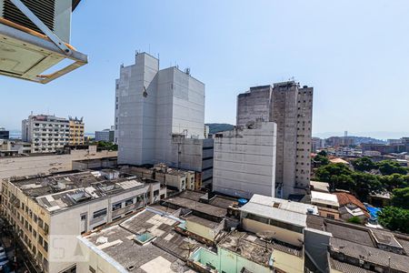 Vista do Sala/Quarto de kitnet/studio para alugar com 1 quarto, 33m² em Centro, Niterói