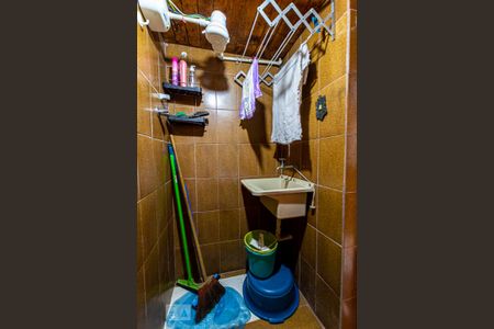 Banheiro de kitnet/studio para alugar com 1 quarto, 33m² em Centro, Niterói