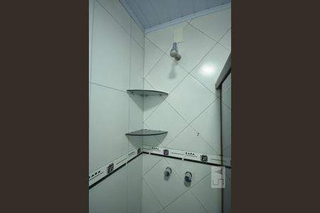 Banheiro Social - Chuveiro  de kitnet/studio para alugar com 1 quarto, 27m² em Flamengo, Rio de Janeiro