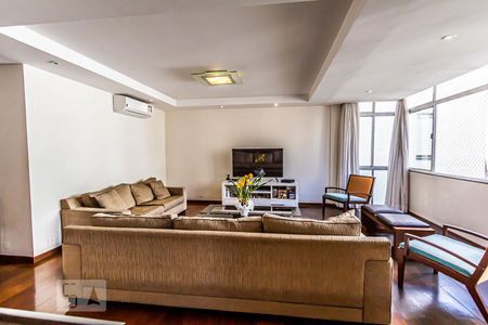 Apartamento à venda com 207m², 4 quartos e 2 vagasSala