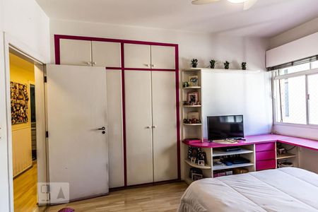 Apartamento à venda com 207m², 4 quartos e 2 vagasQuarto 2