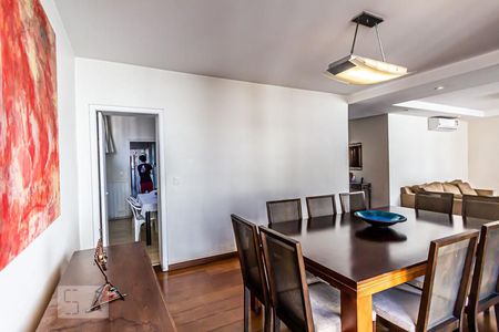 Apartamento à venda com 207m², 4 quartos e 2 vagasSala