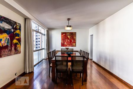 Apartamento à venda com 207m², 4 quartos e 2 vagasSala