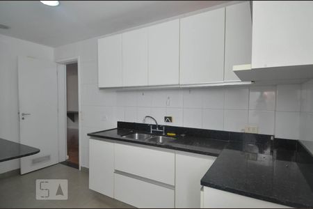 Apartamento à venda com 112m², 2 quartos e 1 vaga Apartamento à venda com 112m², 2 quartos e 1 vagaCozinha