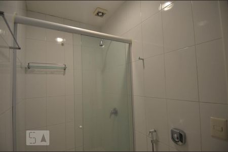 Apartamento à venda com 112m², 2 quartos e 1 vaga Apartamento à venda com 112m², 2 quartos e 1 vagaBanheiro da suíte