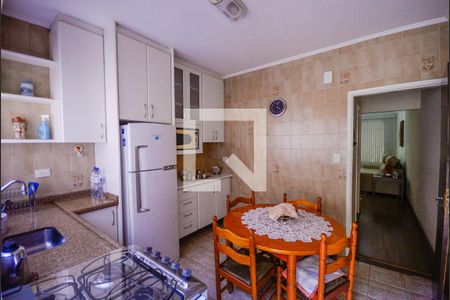 Casa à venda com 130m², 3 quartos e 2 vagasCozinha