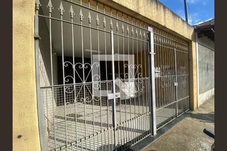 Casa à venda com 130m², 3 quartos e 2 vagasFachada