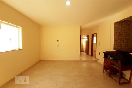Sala de apartamento para alugar com 2 quartos, 70m² em Pilares, Rio de Janeiro