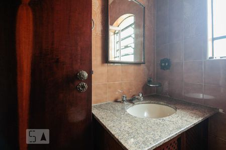 Casa à venda com 170m², 3 quartos e 4 vagasBanheiro Social 