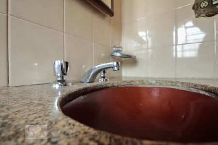 Casa à venda com 170m², 3 quartos e 4 vagasBanheiro Suíte 