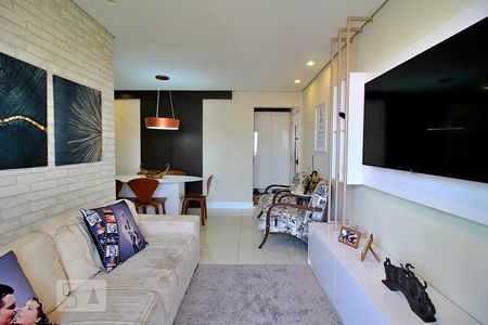 Sala de apartamento para alugar com 3 quartos, 73m² em Vila Humaitá, Santo André
