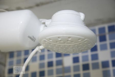 Banheiro de casa para alugar com 1 quarto, 40m² em Vila Tolstoi, São Paulo