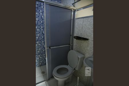 Banheiro de casa para alugar com 1 quarto, 40m² em Vila Tolstoi, São Paulo