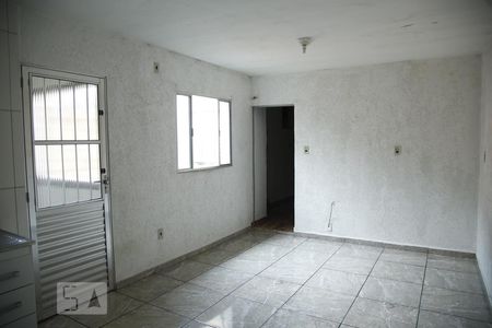 Sala e Cozinha de casa para alugar com 1 quarto, 40m² em Vila Tolstoi, São Paulo