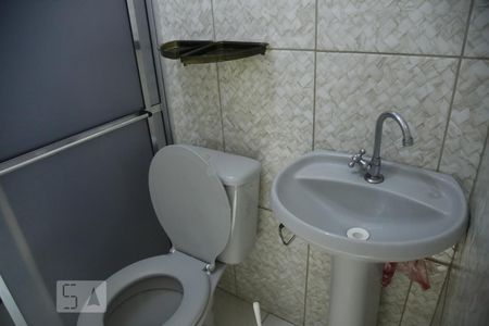 Banheiro de casa para alugar com 1 quarto, 40m² em Vila Tolstoi, São Paulo