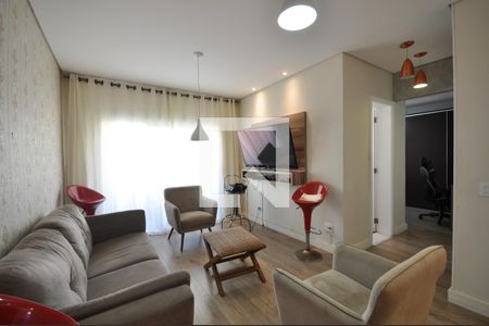 Sala de TV de casa de condomínio para alugar com 3 quartos, 400m² em Vila Albertina, São Paulo