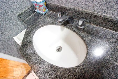 Apartamento para alugar com 79m², 2 quartos e 1 vaga Apartamento para alugar com 79m², 2 quartos e 1 vagaPia - Banheiro