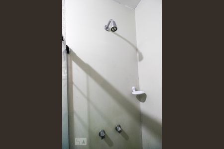 Apartamento para alugar com 79m², 2 quartos e 1 vaga Apartamento para alugar com 79m², 2 quartos e 1 vagaChuveiro - Banheiro da Suíte