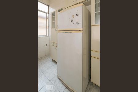 Apartamento para alugar com 64m², 2 quartos e sem vagaCozinha - Geladeira