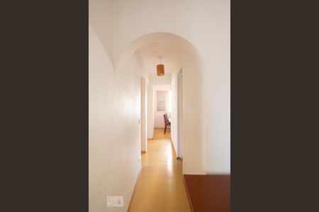 Corredor de apartamento à venda com 3 quartos, 75m² em Vila Gumercindo, São Paulo