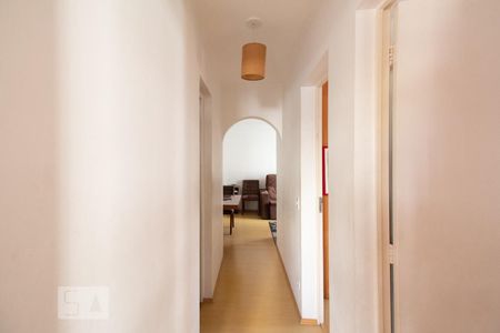 Corredor de apartamento à venda com 3 quartos, 75m² em Vila Gumercindo, São Paulo