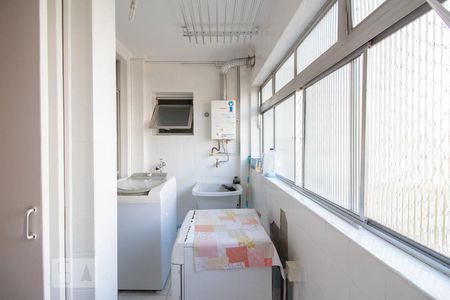 Apartamento à venda com 75m², 3 quartos e 1 vagaÁrea de Serviço