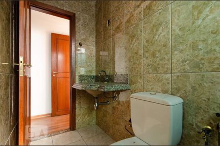 Apartamento à venda com 230m², 3 quartos e 2 vagas Apartamento à venda com 230m², 3 quartos e 2 vagasBanheiro Social