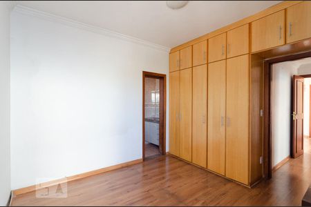 Apartamento à venda com 230m², 3 quartos e 2 vagas Apartamento à venda com 230m², 3 quartos e 2 vagasQuarto Suíte